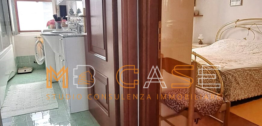 Trilocale su 2 Livelli con Doppi Servizi nel Centro Storico di Albenga