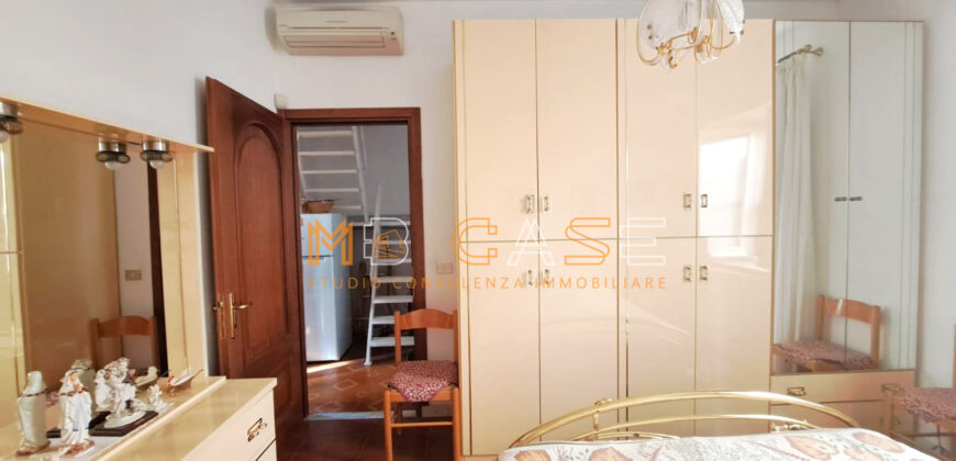 Trilocale su 2 Livelli con Doppi Servizi nel Centro Storico di Albenga