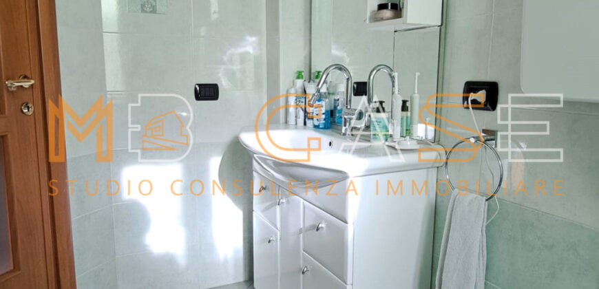 Trilocale Angolare Ristrutturato a 200 metri dal Mare