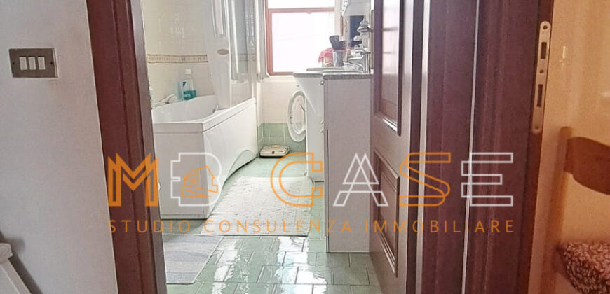 Trilocale su 2 Livelli con Doppi Servizi nel Centro Storico di Albenga