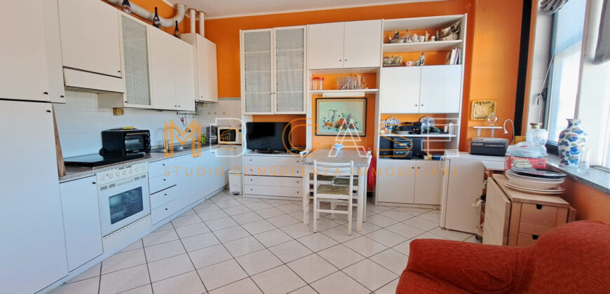 🏠  H1  Bilocale in vendita ad Albenga – arredato con posto auto privato