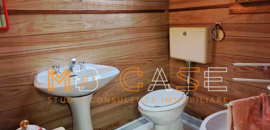 Trilocale su 2 Livelli con Doppi Servizi nel Centro Storico di Albenga