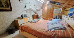 Trilocale su 2 Livelli con Doppi Servizi nel Centro Storico di Albenga