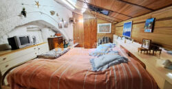 Trilocale su 2 Livelli con Doppi Servizi nel Centro Storico di Albenga