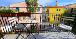 Trilocale Angolare Ristrutturato a 200 metri dal Mare