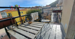 Trilocale Angolare Ristrutturato a 200 metri dal Mare