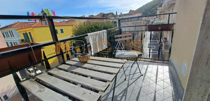 Trilocale Angolare Ristrutturato a 200 metri dal Mare