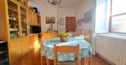 Trilocale su 2 Livelli con Doppi Servizi nel Centro Storico di Albenga