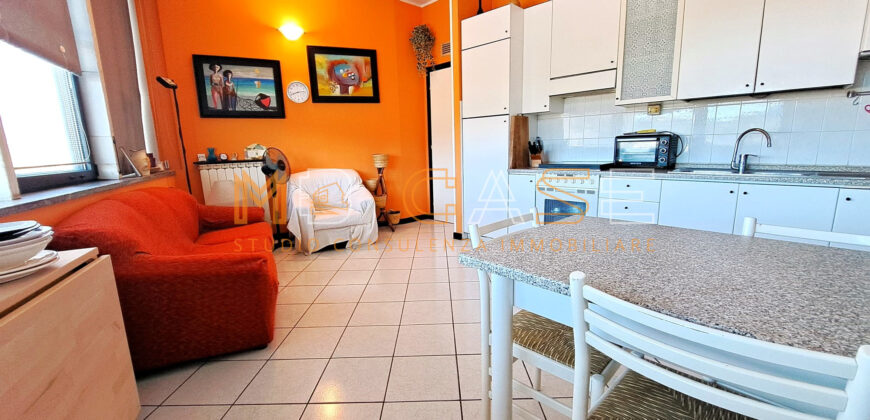 🏠  H1  Bilocale in vendita ad Albenga – arredato con posto auto privato