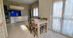 Trilocale Angolare Ristrutturato a 200 metri dal Mare