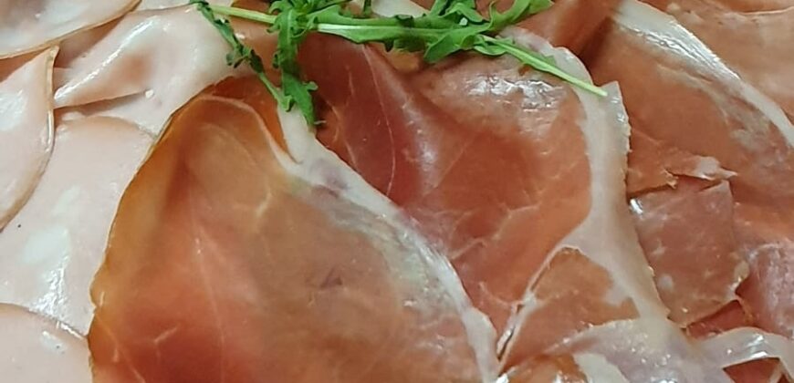 ATTIVITÀ COMMERCIALE IN VENDITA A LAIGUEGLIA (SV)