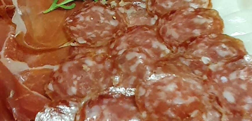 ATTIVITÀ COMMERCIALE IN VENDITA A LAIGUEGLIA (SV)