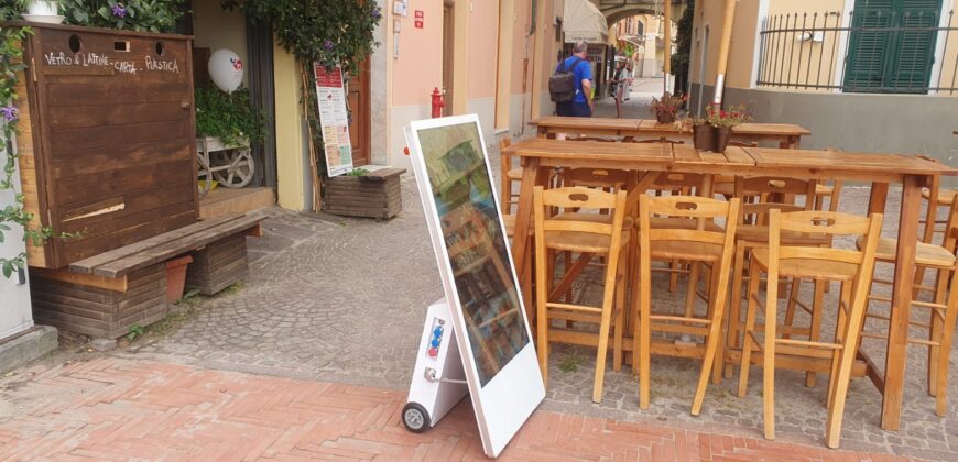 ATTIVITÀ COMMERCIALE IN VENDITA A LAIGUEGLIA (SV)