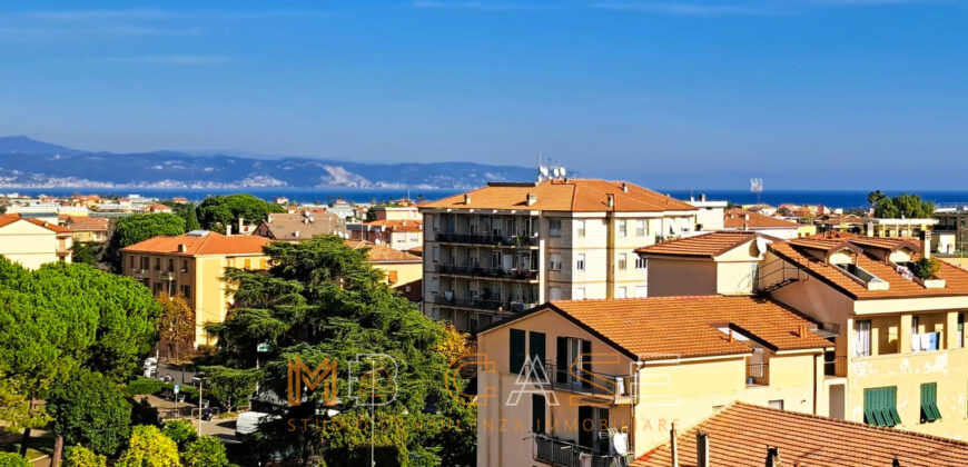 H1-Attico Trilocale con Meravigliosa Terrazza Vista Mare in Vendita Albenga