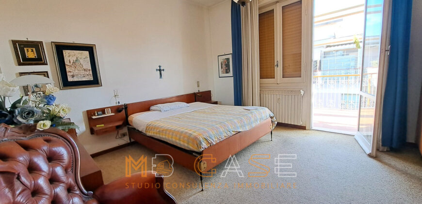 H1-Attico Trilocale con Meravigliosa Terrazza Vista Mare in Vendita Albenga