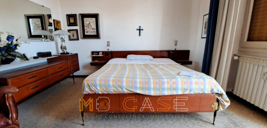 H1-Attico Trilocale con Meravigliosa Terrazza Vista Mare in Vendita Albenga