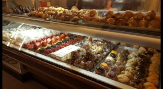 H2 Pasticceria storica in vendita sulla passeggiata di Laigueglia
