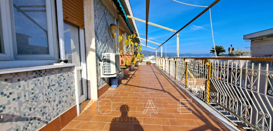 H1-Attico Trilocale con Meravigliosa Terrazza Vista Mare in Vendita Albenga