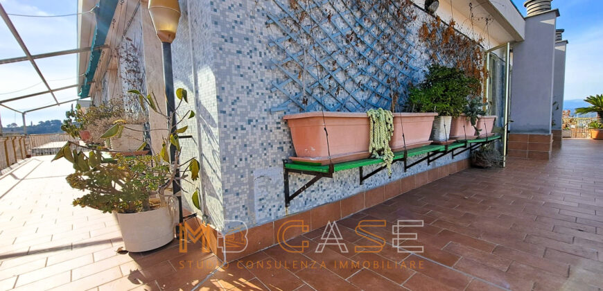 H1-Attico Trilocale con Meravigliosa Terrazza Vista Mare in Vendita Albenga