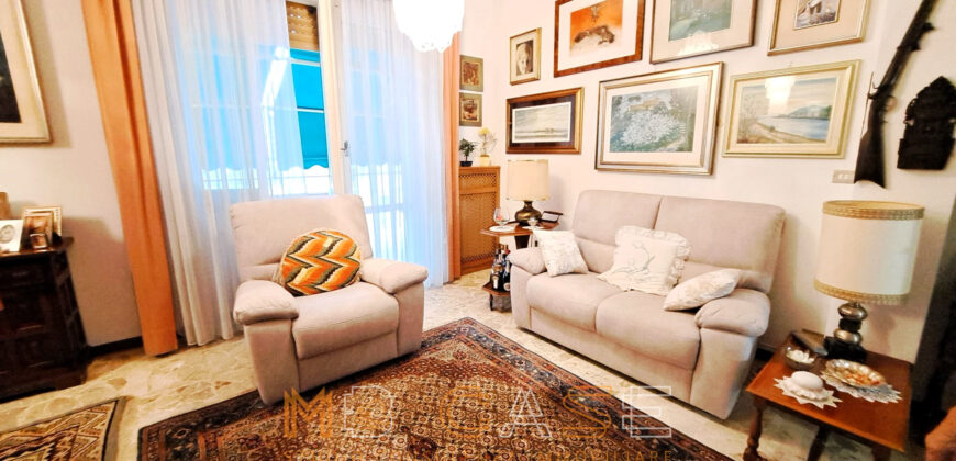 H1-Attico Trilocale con Meravigliosa Terrazza Vista Mare in Vendita Albenga