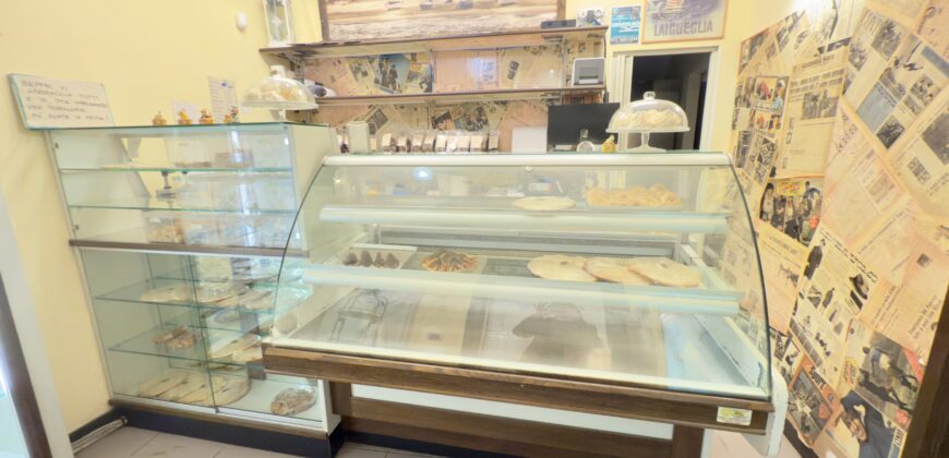 H2 Pasticceria storica in vendita sulla passeggiata di Laigueglia
