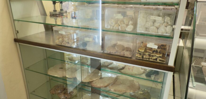 H2 Pasticceria storica in vendita sulla passeggiata di Laigueglia