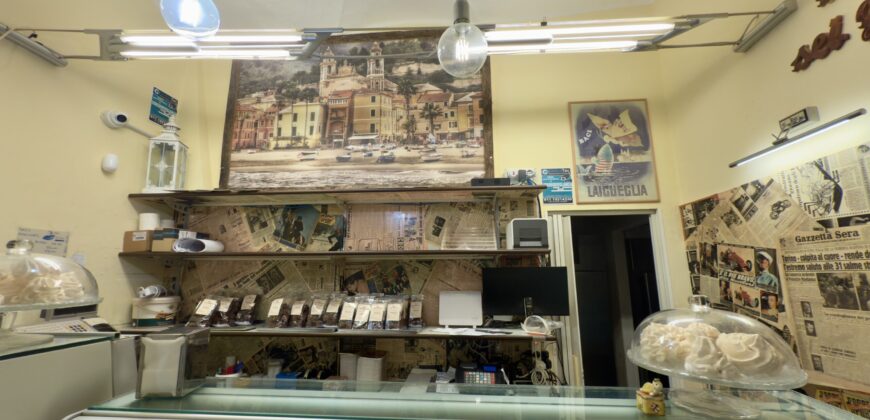 H2 Pasticceria storica in vendita sulla passeggiata di Laigueglia