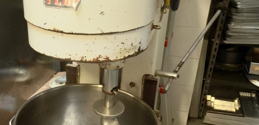 H2 Pasticceria storica in vendita sulla passeggiata di Laigueglia