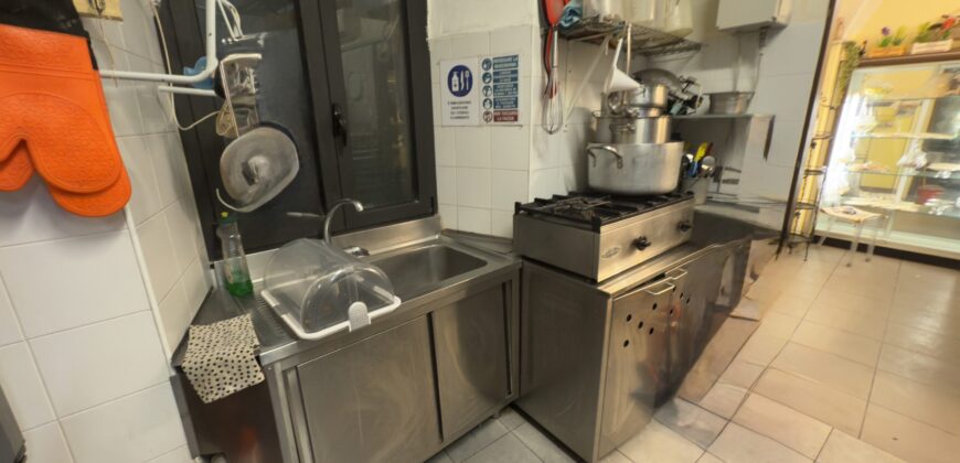 H2 Pasticceria storica in vendita sulla passeggiata di Laigueglia