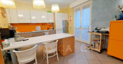 Splendido Appartamento con Terrazza e Box a Pietra Ligure, a Due Passi dal Mare