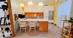 Splendido Appartamento con Terrazza e Box a Pietra Ligure, a Due Passi dal Mare