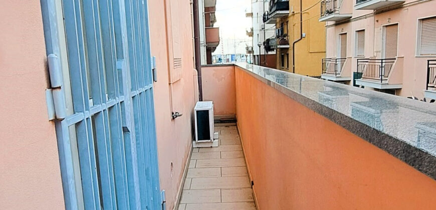 Splendido Appartamento con Terrazza e Box a Pietra Ligure, a Due Passi dal Mare