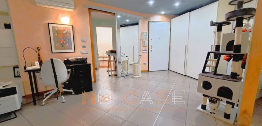 Splendido Appartamento con Terrazza e Box a Pietra Ligure, a Due Passi dal Mare