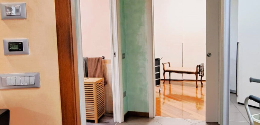 Splendido Appartamento con Terrazza e Box a Pietra Ligure, a Due Passi dal Mare