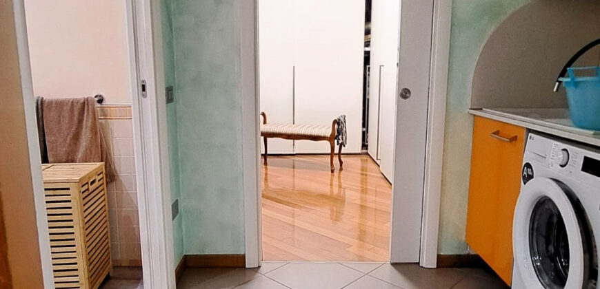 Splendido Appartamento con Terrazza e Box a Pietra Ligure, a Due Passi dal Mare