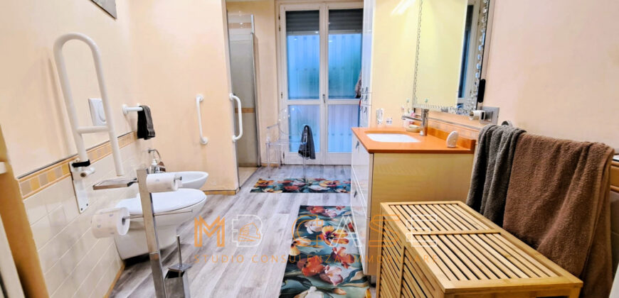 Splendido Appartamento con Terrazza e Box a Pietra Ligure, a Due Passi dal Mare