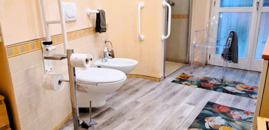 Splendido Appartamento con Terrazza e Box a Pietra Ligure, a Due Passi dal Mare