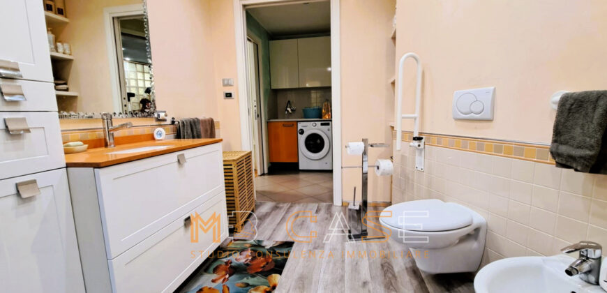 Splendido Appartamento con Terrazza e Box a Pietra Ligure, a Due Passi dal Mare