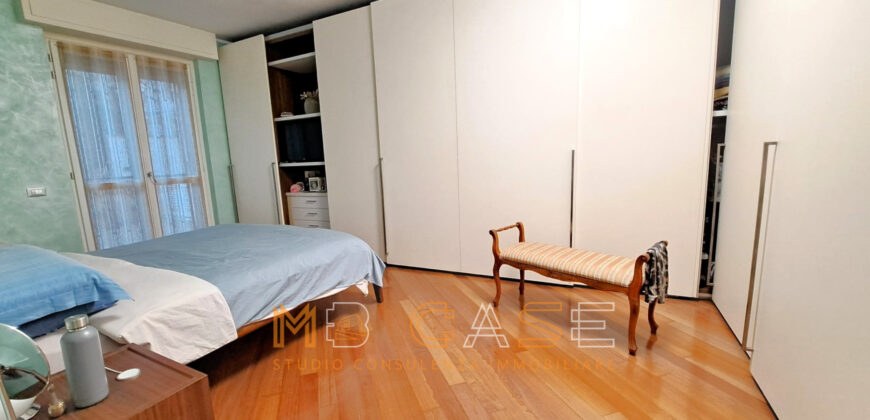 Splendido Appartamento con Terrazza e Box a Pietra Ligure, a Due Passi dal Mare