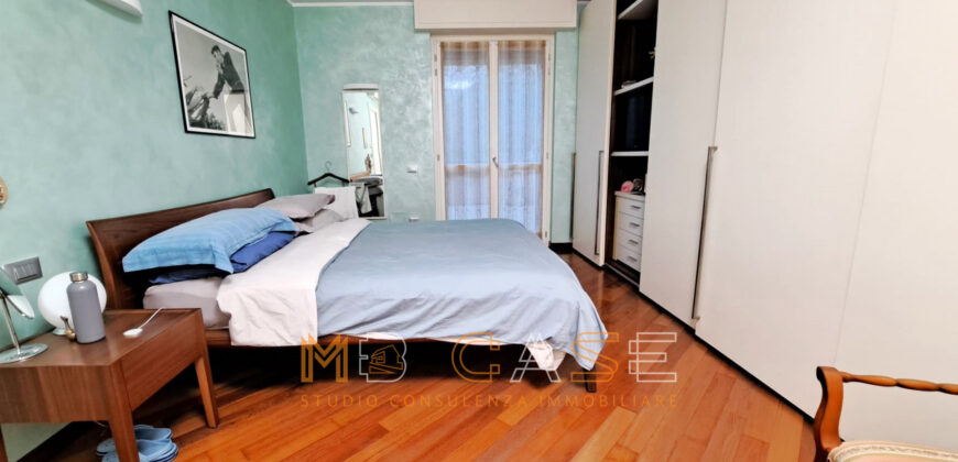 Splendido Appartamento con Terrazza e Box a Pietra Ligure, a Due Passi dal Mare