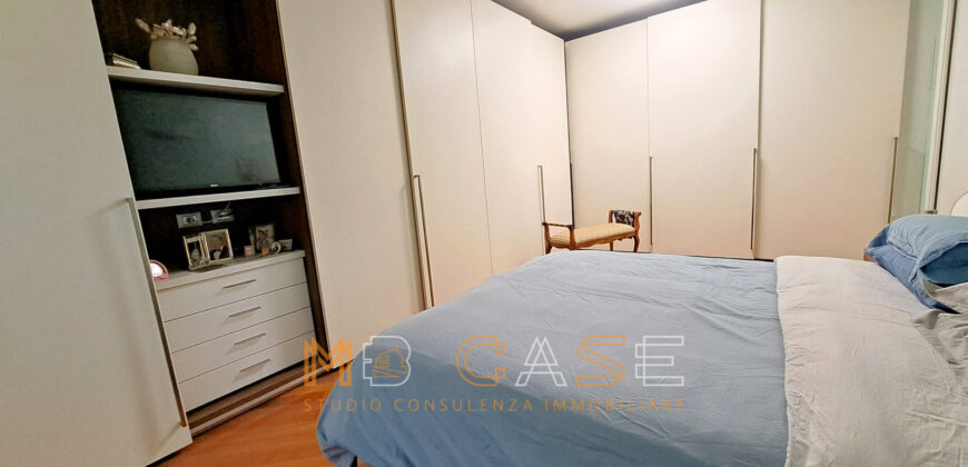 Splendido Appartamento con Terrazza e Box a Pietra Ligure, a Due Passi dal Mare