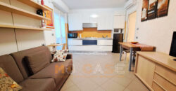 Splendido Appartamento con Terrazza e Box a Pietra Ligure, a Due Passi dal Mare