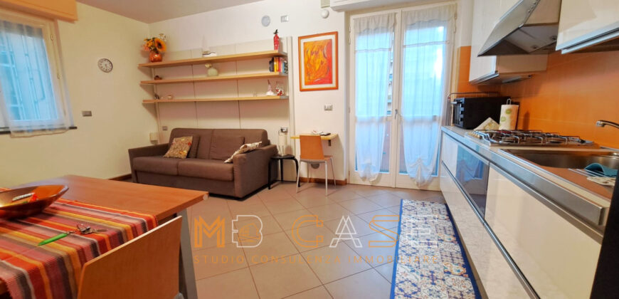 Splendido Appartamento con Terrazza e Box a Pietra Ligure, a Due Passi dal Mare