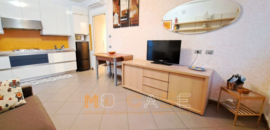 Splendido Appartamento con Terrazza e Box a Pietra Ligure, a Due Passi dal Mare