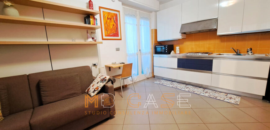 Splendido Appartamento con Terrazza e Box a Pietra Ligure, a Due Passi dal Mare