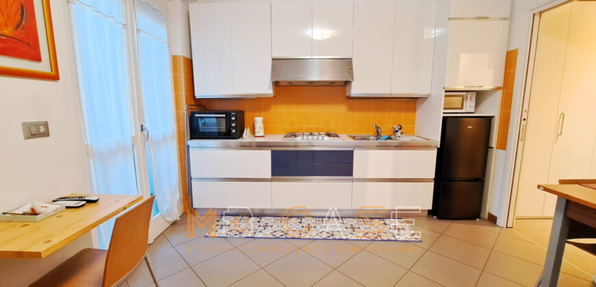 Splendido Appartamento con Terrazza e Box a Pietra Ligure, a Due Passi dal Mare