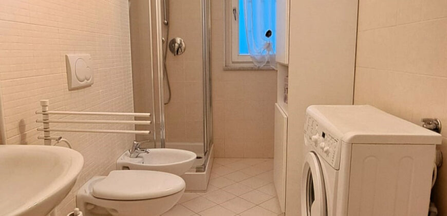 Splendido Appartamento con Terrazza e Box a Pietra Ligure, a Due Passi dal Mare