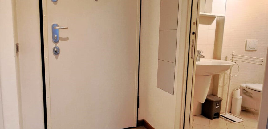 Splendido Appartamento con Terrazza e Box a Pietra Ligure, a Due Passi dal Mare