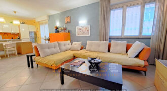 Splendido Appartamento con Terrazza e Box a Pietra Ligure, a Due Passi dal Mare