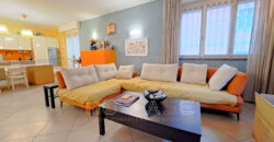 Splendido Appartamento con Terrazza e Box a Pietra Ligure, a Due Passi dal Mare